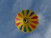 Žlutý balón podobný na Zollie. | Yellow balloon similar to Zollie.