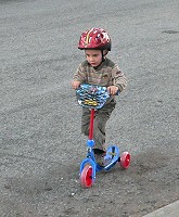 Tom harnessed his new scooter very quickly