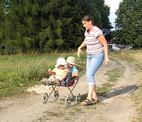 A stroller dating back to my sister became suddenly useful