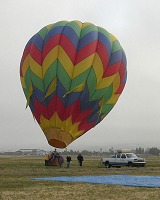 Wind tossing with a balloon