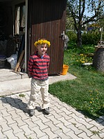 Tomášek žádal pampeliškový věneček.