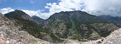 By merging of Bear and Red Mountain Creeks, Uncompaghre River begins, accompanied by a Million Dollar Highway between Ouray and Silverton.