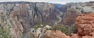 Switchbacks into Hidden Canyon in the opposite slope, where we 
			had hiked a couple of times with our kids.