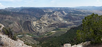 Pohled směrem východním, Harpers Corner, Colorado.