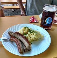 A při cestě do Mnichova člověk nesmí vynechat Biergarten.