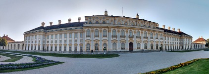Schleißheim Palace isn't round - only huge.
