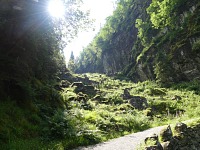 Kossdalssvingane: up the switchbacked hill into the sun.