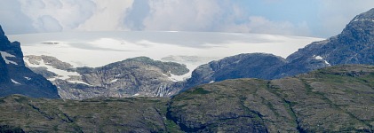 Zoomed glacier from Isdalen Valley