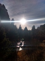 V zimě slunce zapadá brzy.