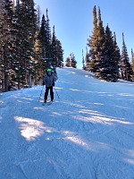 Na sjezdovkách zasněžují a docela se to dá.